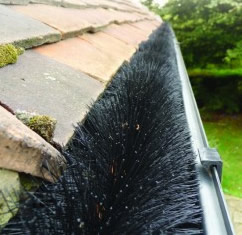 Hedgehog Gutter Brushes - Keeps Gutters Clear All Year